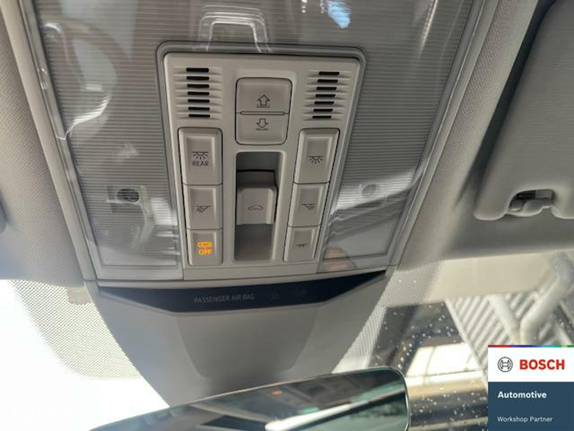 43117516-28.jpg