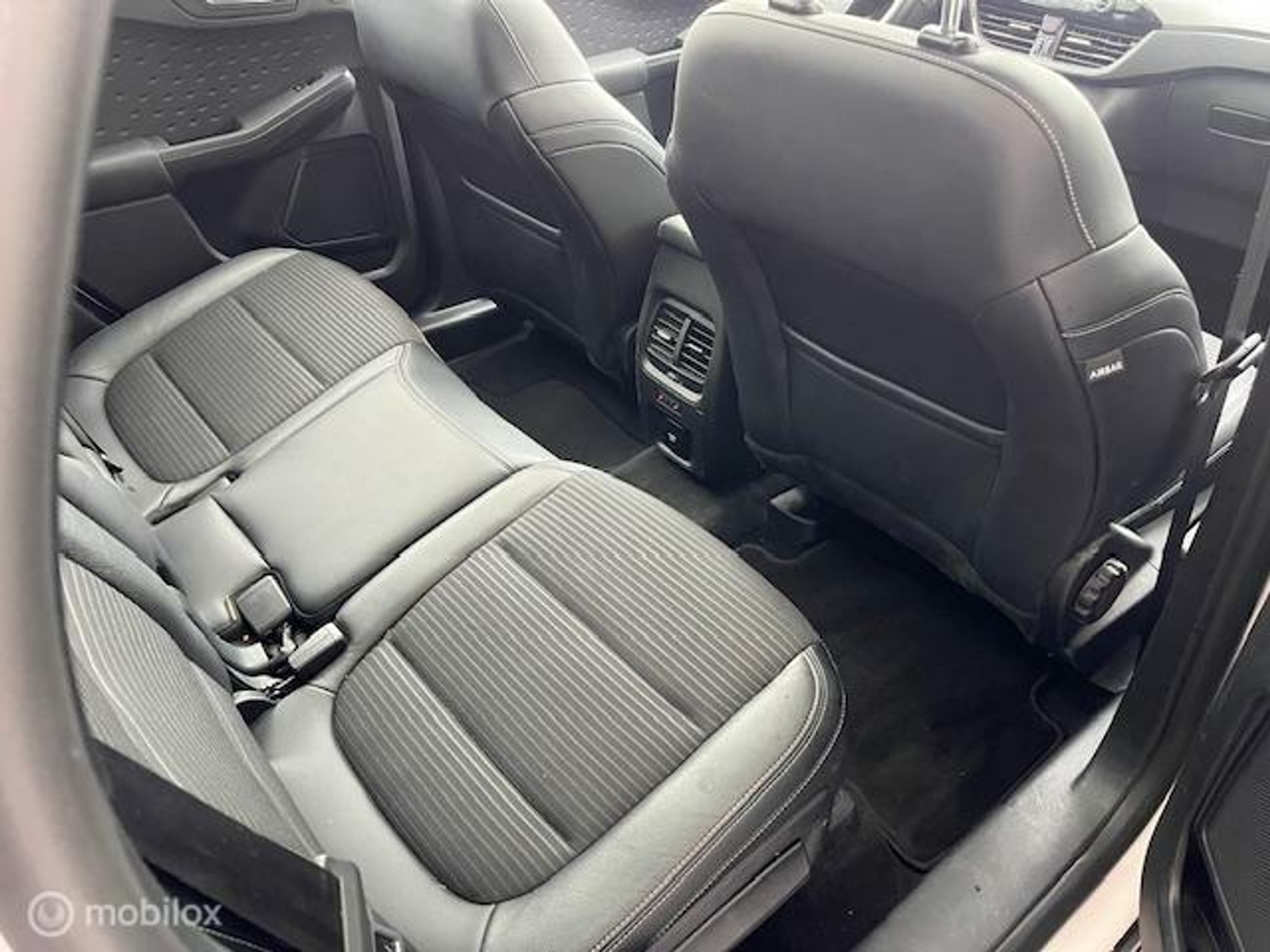 47137855-20.jpg